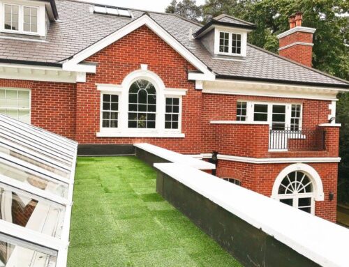 Balcony with Artificial Grass